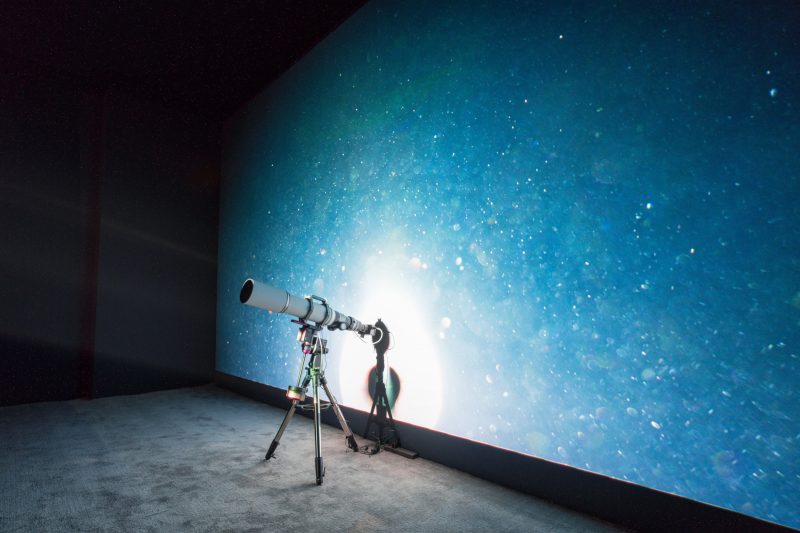 Installation view of Dust 002 at Noor Riyadh 《灰塵 002》於利雅德光之藝術節展覽現場